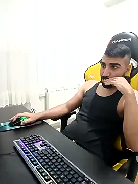 Snapshot of SertSikici022 chatting on 17, 12, 2024 SertSikici022 online show from 17, 12, 2024