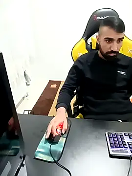 Snapshot of SertSikici022 chatting on 18, 12, 2024 SertSikici022 online show from 18, 12, 2024