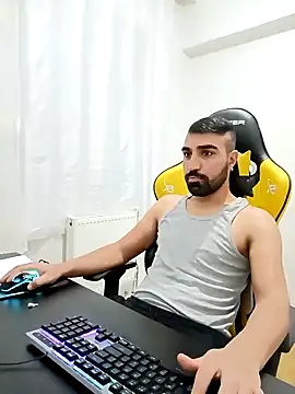 Snapshot of SertSikici022 chatting on 19, 12, 2024 SertSikici022 online show from 19, 12, 2024