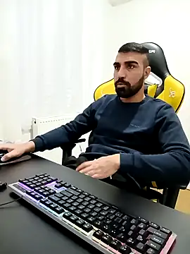 Snapshot of SertSikici022 chatting on 23, 12, 2024 SertSikici022 online show from 23, 12, 2024