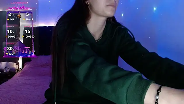 holy juli online show from 4, 3, 2025