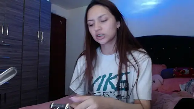 Snapshot of holy_juli chatting on 18, 7, 2026 holy juli online show from 18, 7, 2026
