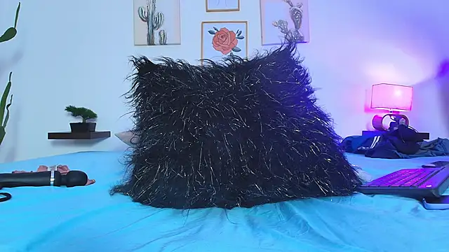 Snapshot of miwa_cute chatting on 24, 12, 2024 miwa cute online show from 24, 12, 2024