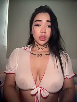 Nickiiiii online show from 12, 9, 2025