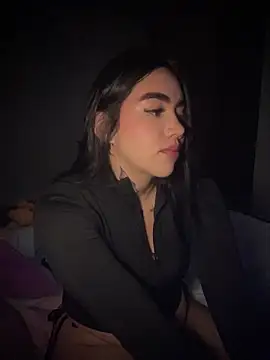 Nickiiiii online show from 9, 10, 2025