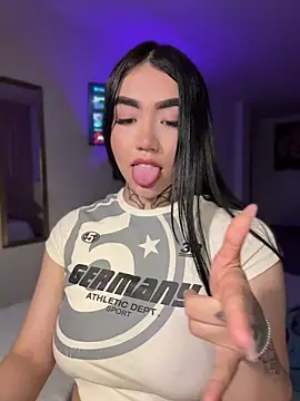 Nickiiiii online show from 23, 7, 2026