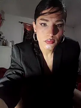 LaCristinatrans online show from 9, 6, 2026