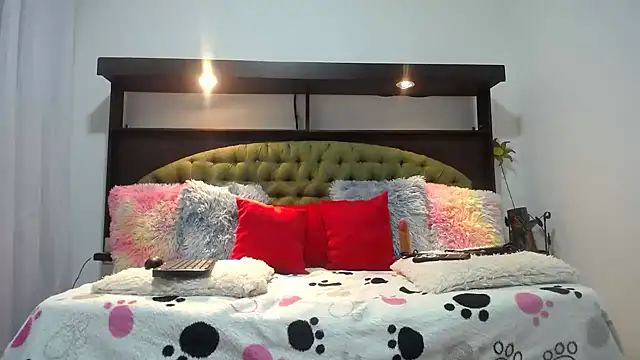 EMILY ROUSSE71 online show from 22, 2, 2025