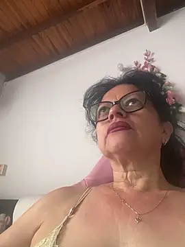 Sharongirl07 online show from 13, 4, 2026