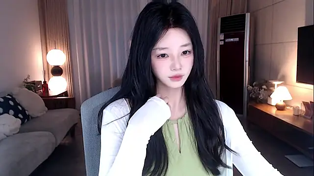 sweateanv  online show from 2, 4, 2026