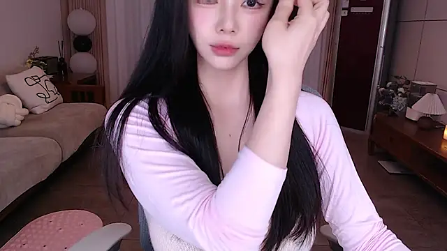 sweateanv  online show from 8, 4, 2026