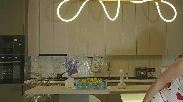 whisper of love online show from 28, 10, 2025