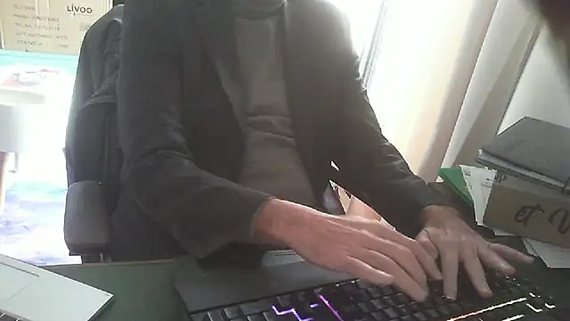 shyfrenchcock1 online show from 13, 1, 2026