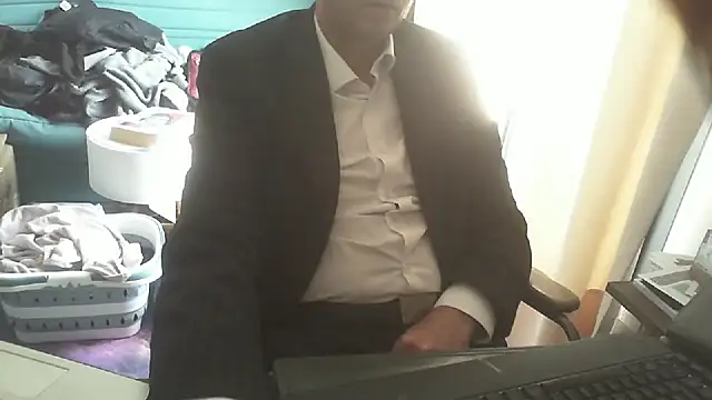 shyfrenchcock1 online show from 18, 5, 2026