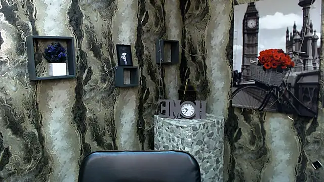 KarolinaRosse  online show from 18, 2, 2025