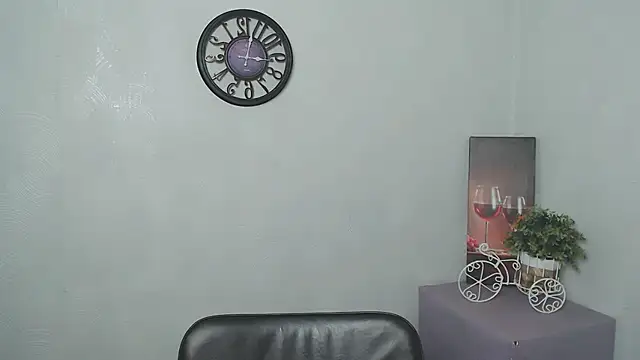 KarolinaRosse  online show from 23, 2, 2025