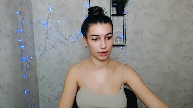 KarolinaRosse  online show from 1, 3, 2025