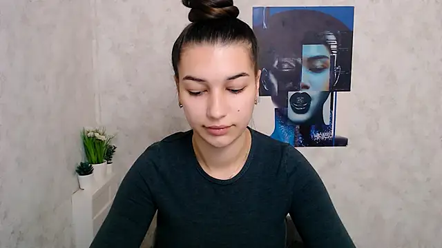 KarolinaRosse  online show from 19, 11, 2025