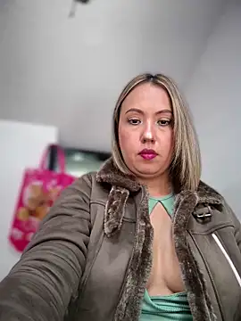 Snapshot of VIOLETA-25_ chatting on 5, 6, 2026 VIOLETA-25 online show from 5, 6, 2026