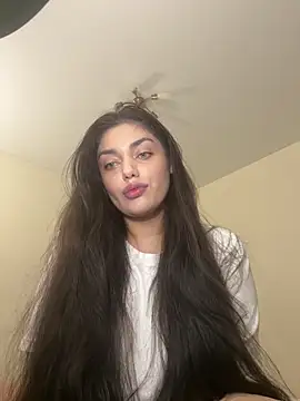 Sweet Khalifa  online show from 2, 2, 2025