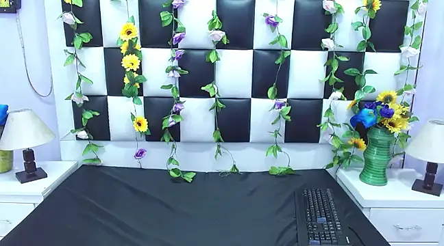 Morgana Smit online show from 6, 2, 2025