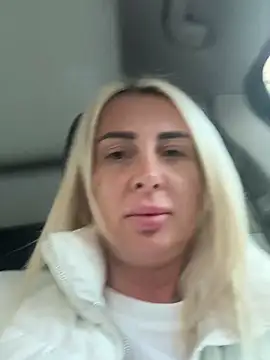 Blond Babes online show from 9, 1, 2025