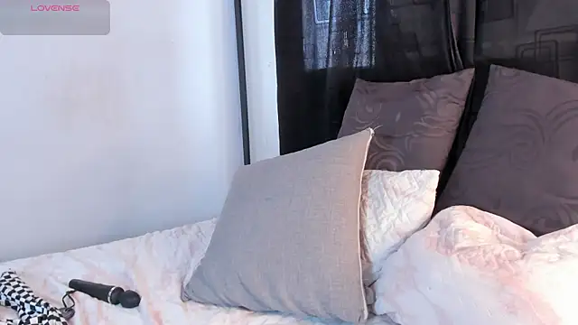 Snapshot of litarossana chatting on 25, 10, 2025 litarossana online show from 25, 10, 2025