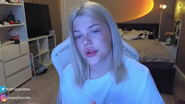 Maya Rave online show from 17, 4, 2026