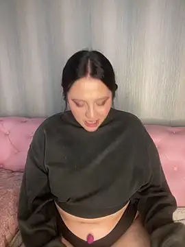 PoliBenett  online show from 5, 3, 2025