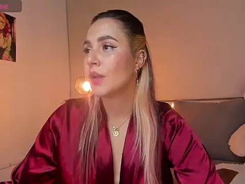 Snapshot of Hanna_Clark_ chatting on 20, 12, 2024 Hanna Clark online show from 20, 12, 2024