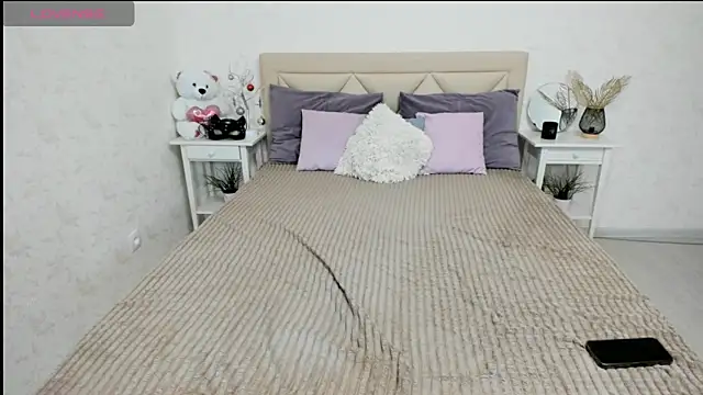 BettyBloom69 online show from 5, 12, 2024