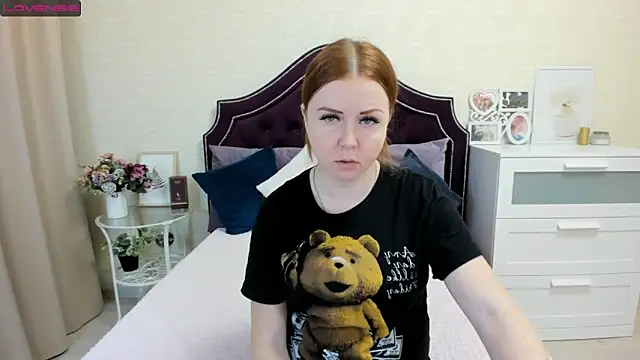 BettyBloom69 online show from 6, 2, 2025