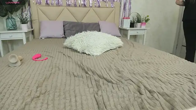 BettyBloom69 online show from 3, 3, 2025