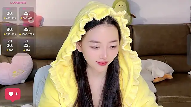 Snapshot of Yilin1999 chatting on 26, 2, 2025 Yilin1999 online show from 26, 2, 2025