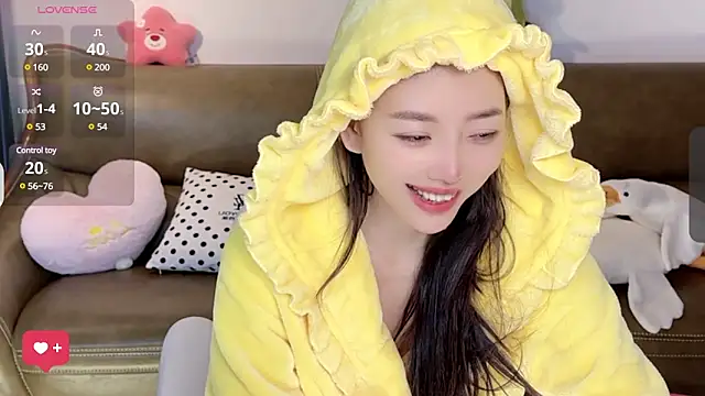 Snapshot of Yilin1999 chatting on 6, 3, 2025 Yilin1999 online show from 6, 3, 2025