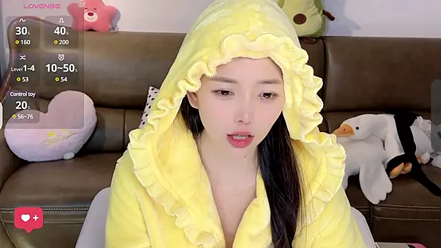 Snapshot of Yilin1999 chatting on 9, 3, 2025 Yilin1999 online show from 9, 3, 2025