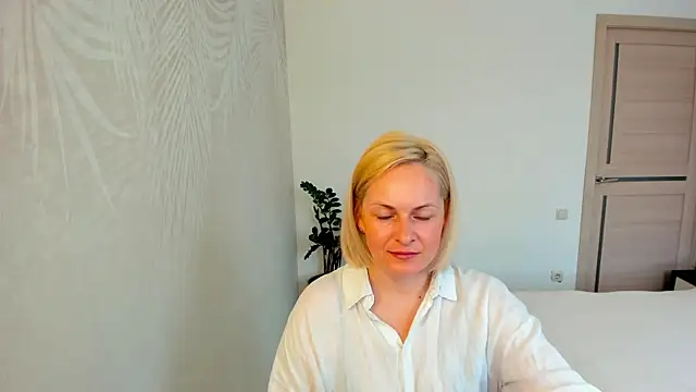 Alicee Gracee online show from 22, 4, 2026