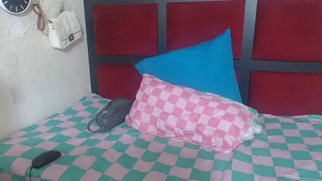 MaximTease24 online show from 2, 4, 2026