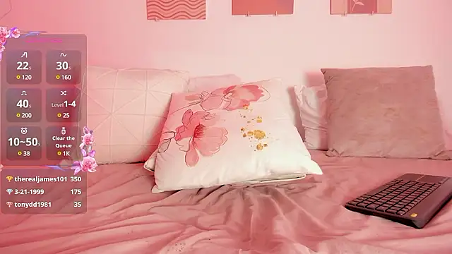 Mia Heartt online show from 6, 12, 2024