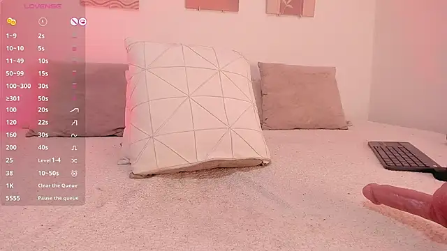 Mia Heartt online show from 14, 2, 2025