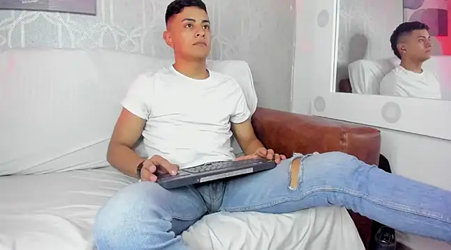 Snapshot of Lucii_fer_ chatting on 23, 2, 2025 Lucii fer online show from 23, 2, 2025