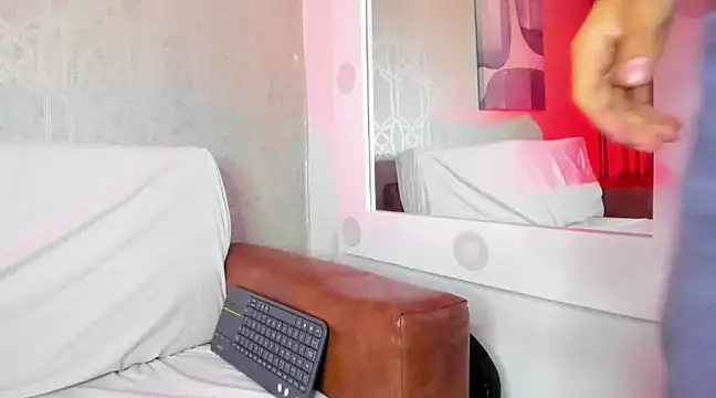 Snapshot of Lucii_fer_ chatting on 7, 3, 2025 Lucii fer online show from 7, 3, 2025