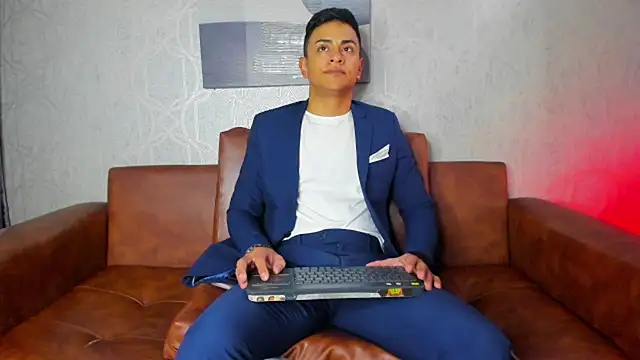 Snapshot of Lucii_fer_ chatting on 15, 9, 2025 Lucii fer online show from 15, 9, 2025