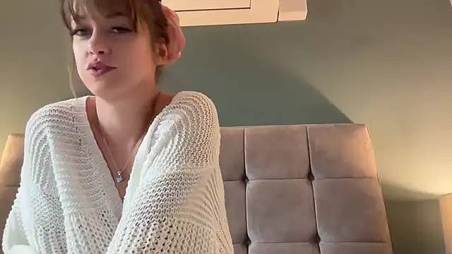 LustfulLuna  online show from 31, 1, 2025