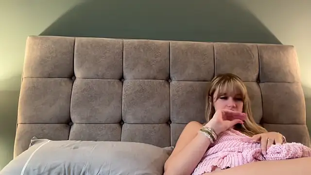 LustfulLuna  online show from 20, 10, 2025