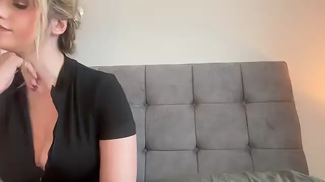 LustfulLuna  online show from 7, 3, 2026