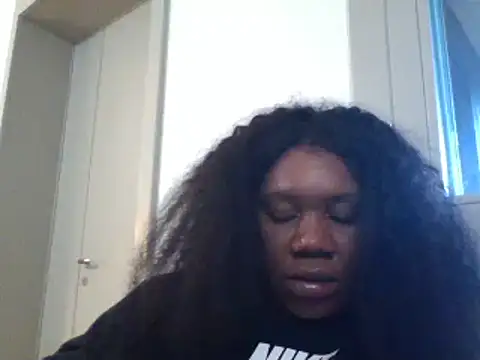 Snapshot of bonbonaumiel chatting on 3, 12, 2024 bonbonaumiel online show from 3, 12, 2024