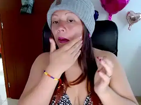 Snapshot of miss_evoleth2 chatting on 23, 9, 2025 miss evoleth2 online show from 23, 9, 2025