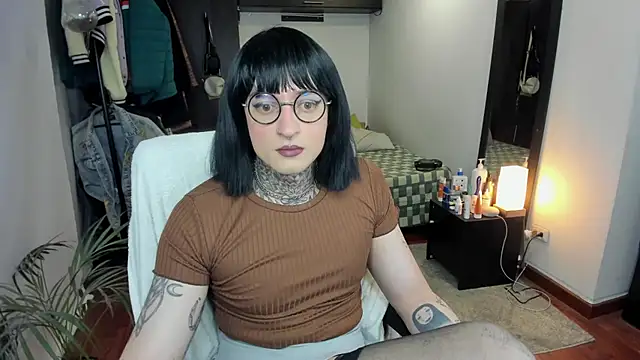 Snapshot of ShiiraVelkor chatting on 12, 9, 2025 ShiiraVelkor online show from 12, 9, 2025