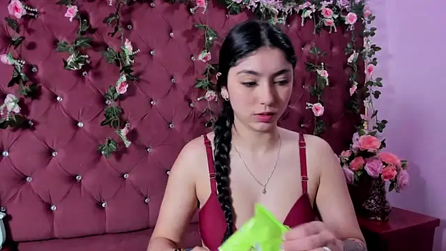 Snapshot of Lucy_Anall_ chatting on 2, 6, 2026 Lucy Anall online show from 2, 6, 2026
